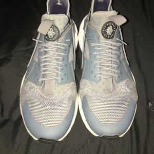 Nike Air Huarache Run. Size 9.5